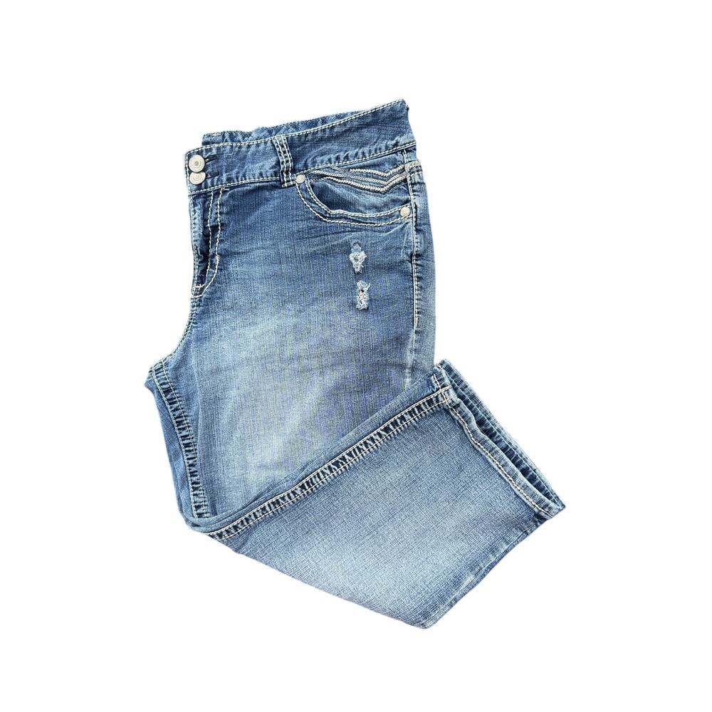 Maurices Women’s Size 20 Distressed Capri Jeans Medium Wash Stretch Denim